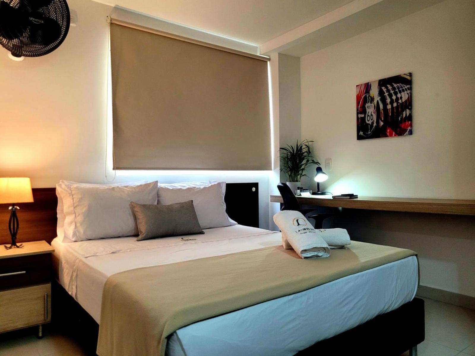 Laureles Guest House Lgh Hotel Medellín Esterno foto